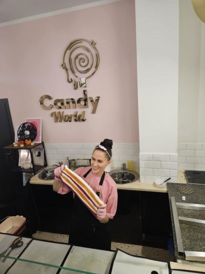 7987d9b5-4174-4497-b363-cbd62fca9579